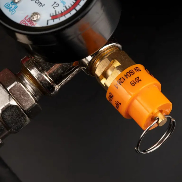 کمپرسور باد 50 لیتری روغنی 2 اسب بخار مدل RC-5010 - رونیکس